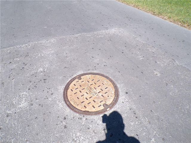 825 NE 15th LN, Cape Coral, FL 33909