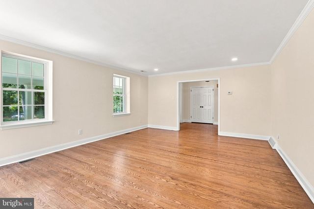 905 NEWTOWN RD, Devon, PA 19333