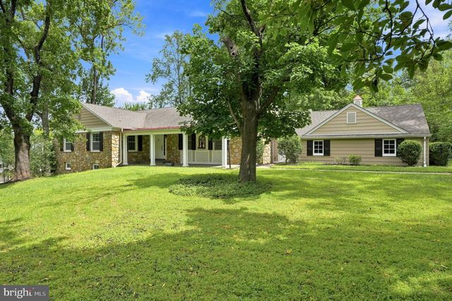 905 NEWTOWN RD, Devon, PA 19333