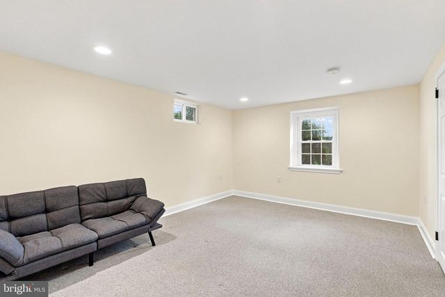 905 NEWTOWN RD, Devon, PA 19333