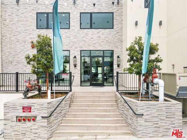 3977 Beverly Boulevard 416, Los Angeles, CA 90004