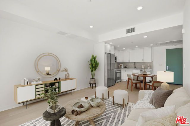 3977 Beverly Boulevard 416, Los Angeles, CA 90004