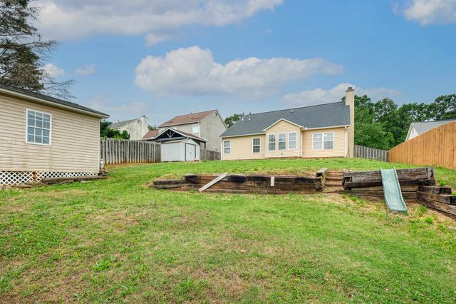 234 W Pheasant Hill Dr, Duncan, SC 29334