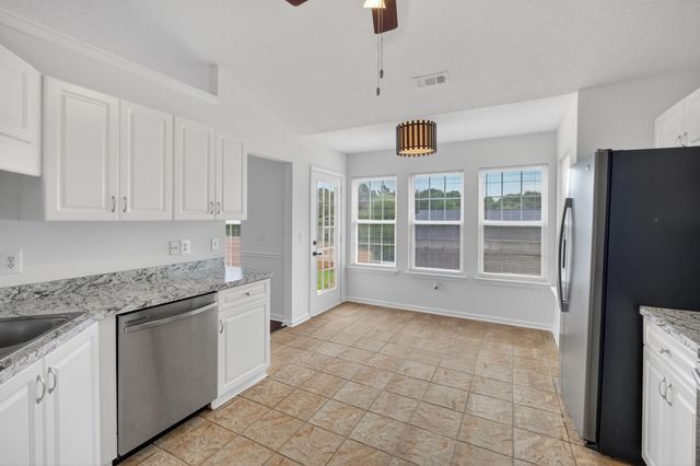 234 W Pheasant Hill Dr, Duncan, SC 29334