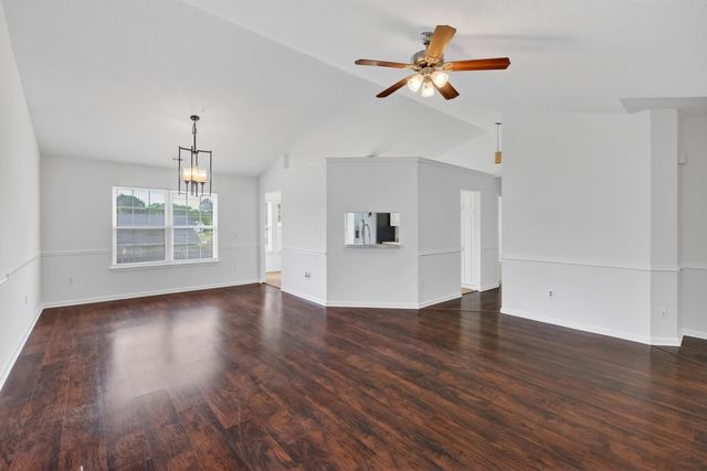 234 W Pheasant Hill Dr, Duncan, SC 29334