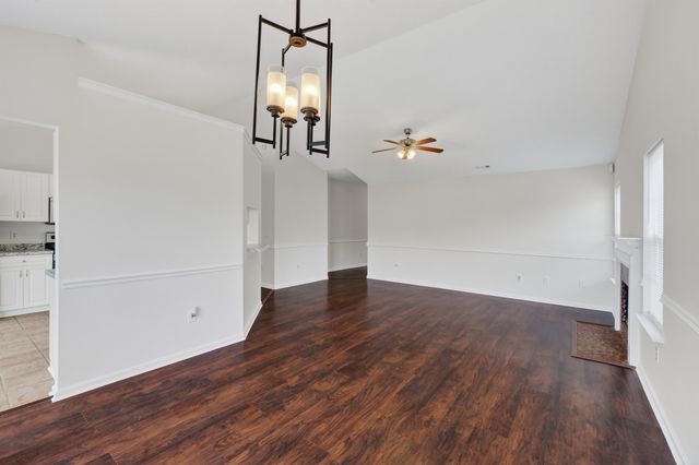 234 W Pheasant Hill Dr, Duncan, SC 29334