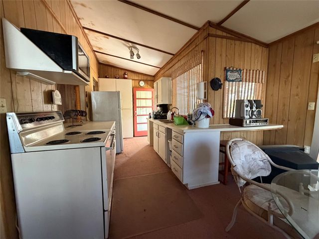 830 County Road 1333, Liberty, TX 77575