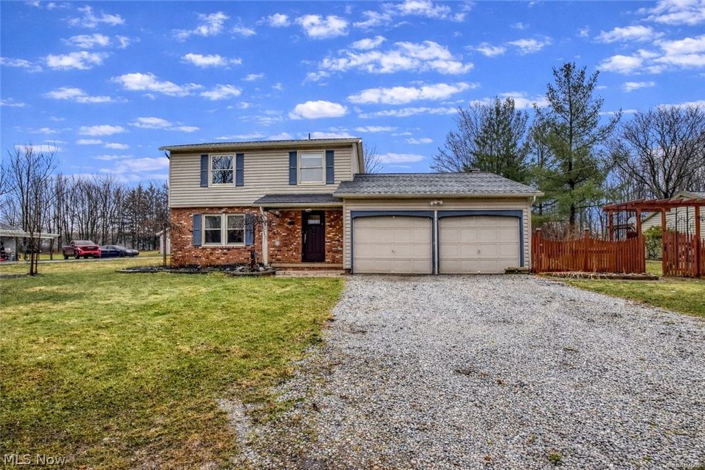 7857 Lester Drive, Leroy, OH 44077