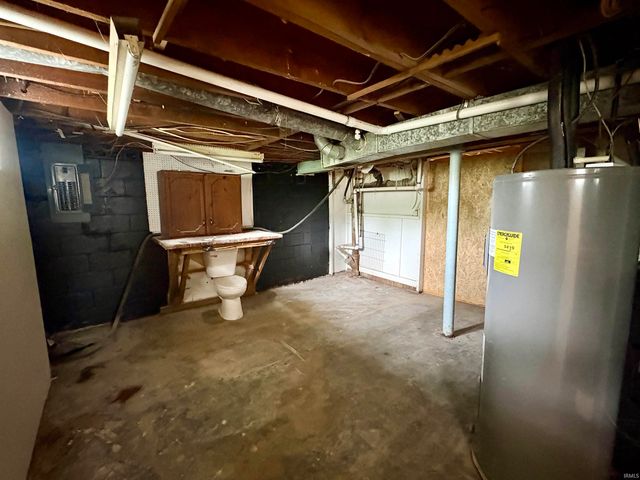 2214 W King Street, Kokomo, IN 46901