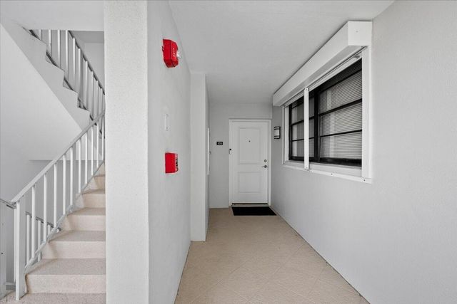 911 Ocean Drive 506, North Palm Beach, FL 33408