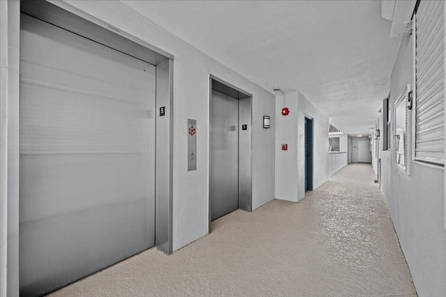911 Ocean Drive 506, North Palm Beach, FL 33408