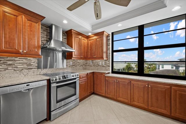 911 Ocean Drive 506, North Palm Beach, FL 33408