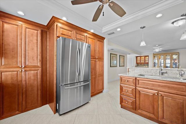 911 Ocean Drive 506, North Palm Beach, FL 33408
