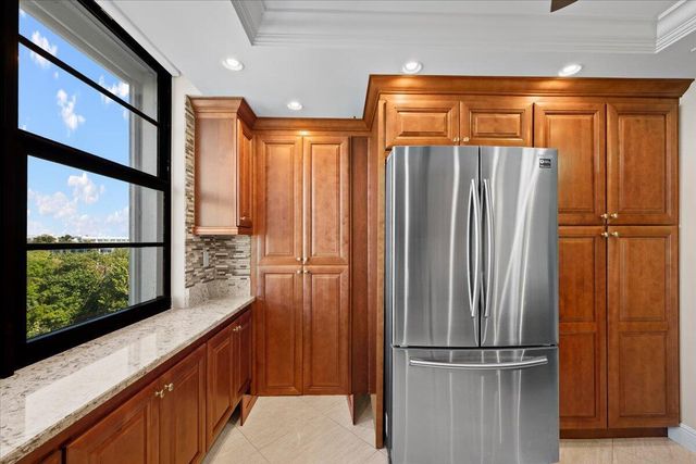 911 Ocean Drive 506, North Palm Beach, FL 33408
