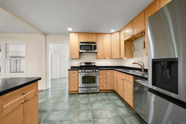 456 Centenary Dr, Baton Rouge, LA 70808