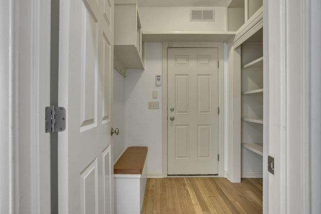 3144 Abbey Knoll Drive, Lewis Center, OH 43035