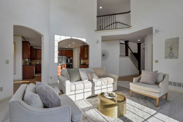 3144 Abbey Knoll Drive, Lewis Center, OH 43035