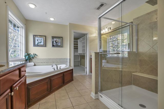 3144 Abbey Knoll Drive, Lewis Center, OH 43035