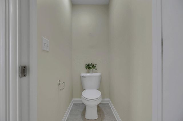 3144 Abbey Knoll Drive, Lewis Center, OH 43035