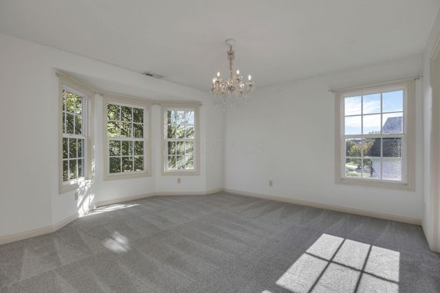 3144 Abbey Knoll Drive, Lewis Center, OH 43035