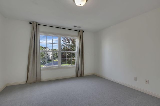 3144 Abbey Knoll Drive, Lewis Center, OH 43035