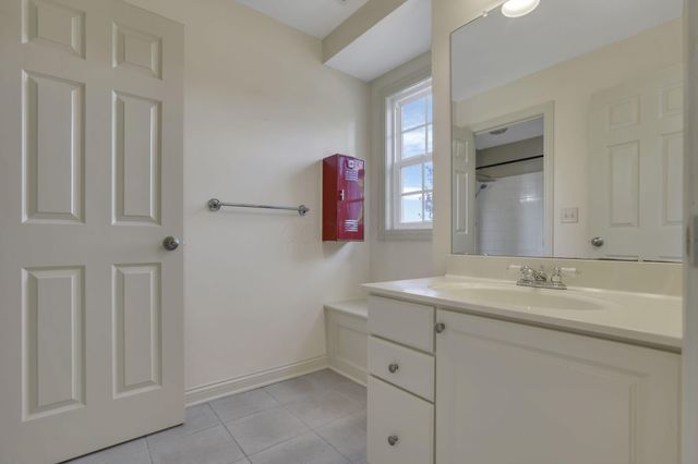 3144 Abbey Knoll Drive, Lewis Center, OH 43035