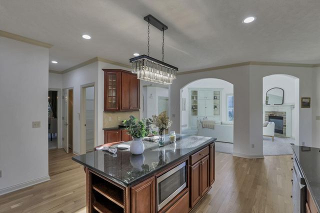 3144 Abbey Knoll Drive, Lewis Center, OH 43035