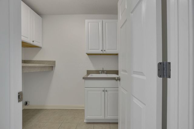 3144 Abbey Knoll Drive, Lewis Center, OH 43035