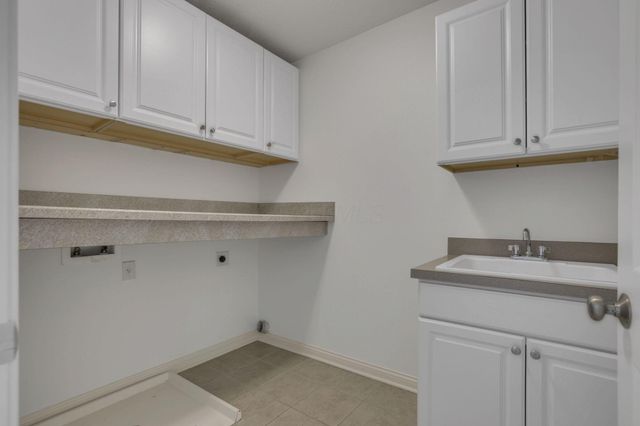 3144 Abbey Knoll Drive, Lewis Center, OH 43035