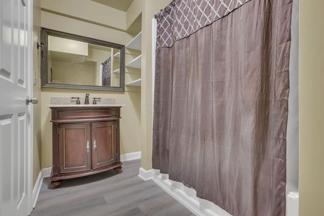 3144 Abbey Knoll Drive, Lewis Center, OH 43035