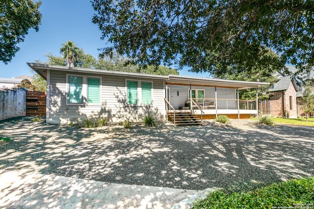 825 Garraty, Terrell Hills, TX 78209