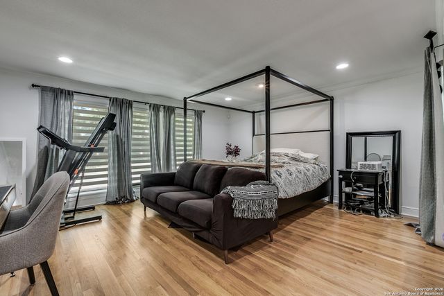 825 Garraty, Terrell Hills, TX 78209