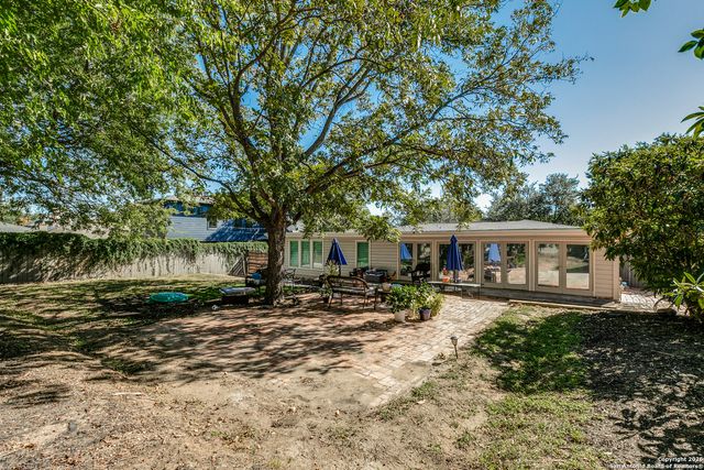 825 Garraty, Terrell Hills, TX 78209