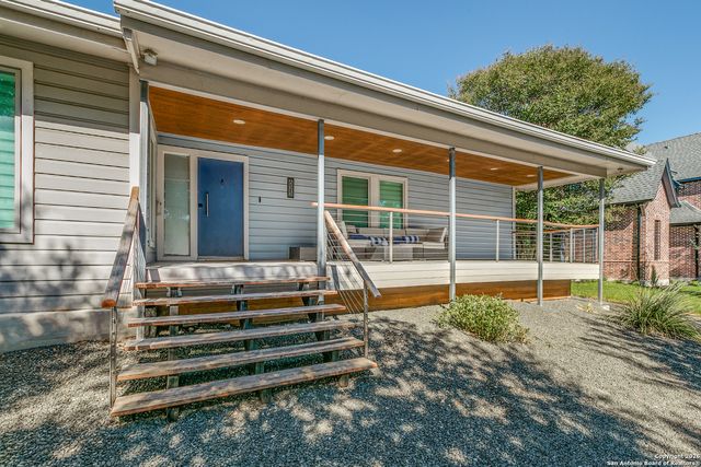 825 Garraty, Terrell Hills, TX 78209