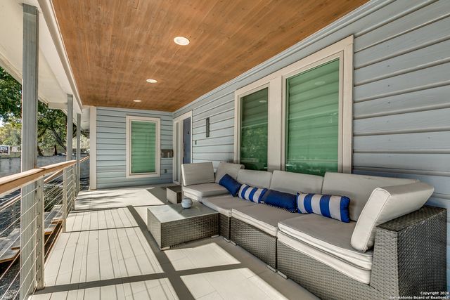 825 Garraty, Terrell Hills, TX 78209