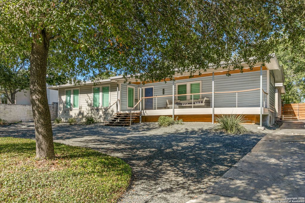 825 Garraty, Terrell Hills, TX 78209