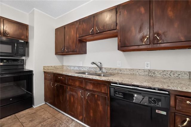 7611 E 107th Street, Kansas City, MO 64134