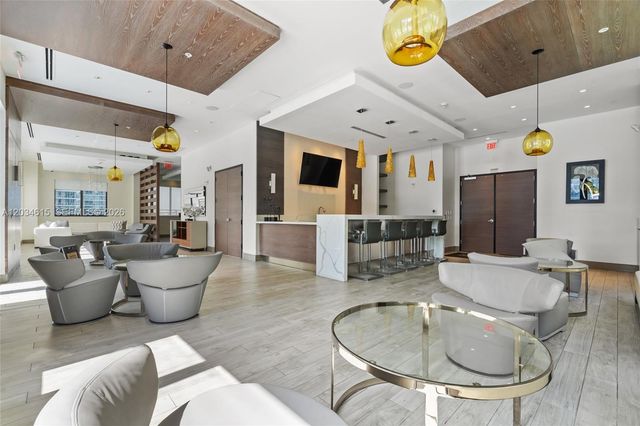 999 SW 1st Ave 2405, Miami, FL 33130