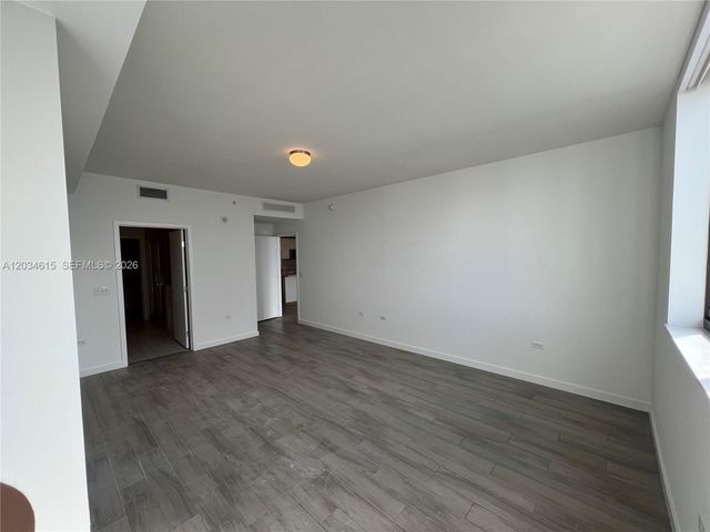 999 SW 1st Ave 2405, Miami, FL 33130