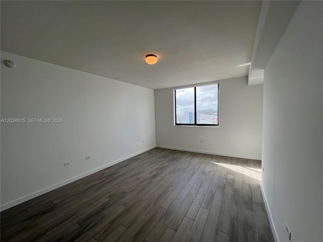 999 SW 1st Ave 2405, Miami, FL 33130