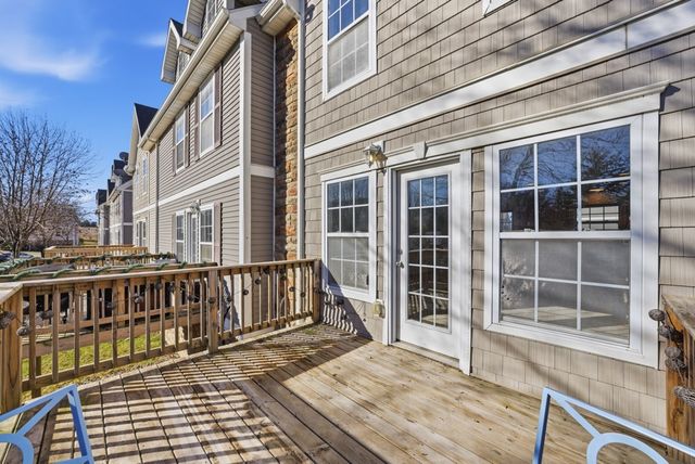 1165 Oak Creek Drive, Pleasant Hill, IA 50327