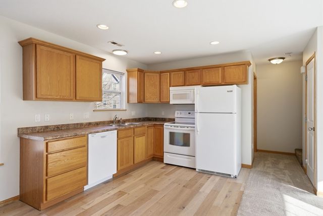 1165 Oak Creek Drive, Pleasant Hill, IA 50327