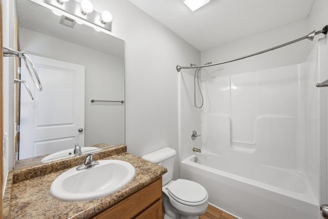 1165 Oak Creek Drive, Pleasant Hill, IA 50327