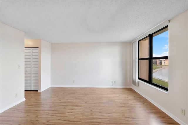 6519 Coral Lake Drive 207, Margate, FL 33063