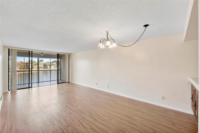 6519 Coral Lake Drive 207, Margate, FL 33063