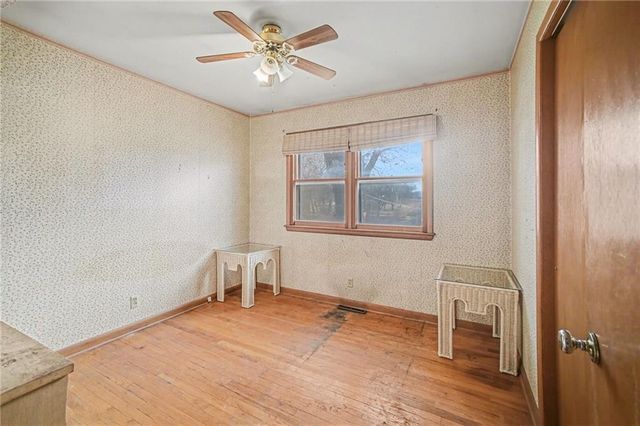 17527 Bellevue Drive, Atchison, KS 66002