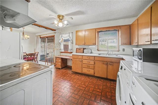 17527 Bellevue Drive, Atchison, KS 66002