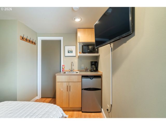 34650 2nd St, Pacific City, OR 97135