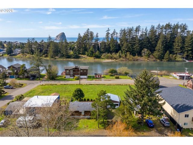 34650 2nd St, Pacific City, OR 97135