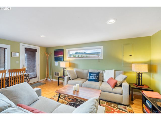 34650 2nd St, Pacific City, OR 97135